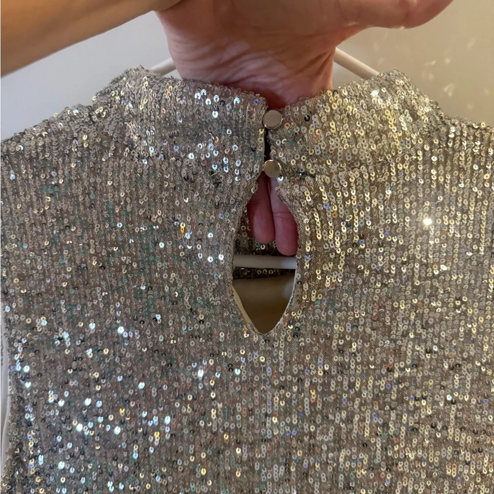 NWT Cable & Gauge Champagne Sequin Sleeveless Cowl Neck Tank XL - Picture 5 of 6